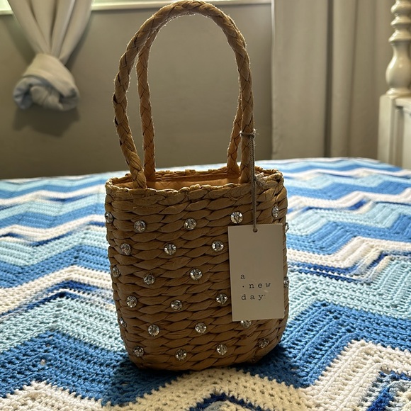 A New Day Tan Woven Tote Bag - Picture 4 of 6